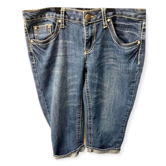 💗 Earl Jeans Medium Dark Wash Emblished Crop Jeans Juniors Size 9 - Picture 2 of 6